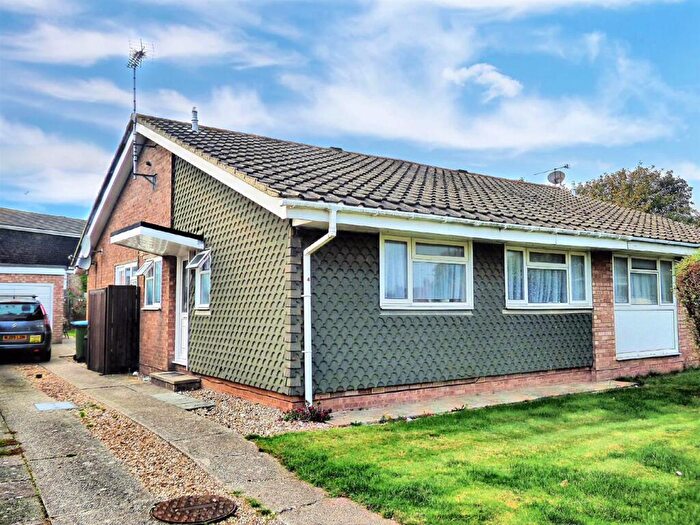 3 Bedroom Semi-Detached Bungalow To Rent In White Horses Way, Beaumont Park, BN17