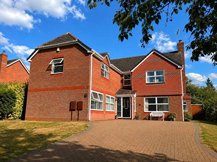 5 Bedroom Detached House For Sale In Perch Close, Daventry, Northamptonshire, NN11
