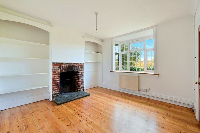 3 Bedroom Semi-Detached House To Rent In Wood Lane, Tadworth, KT20