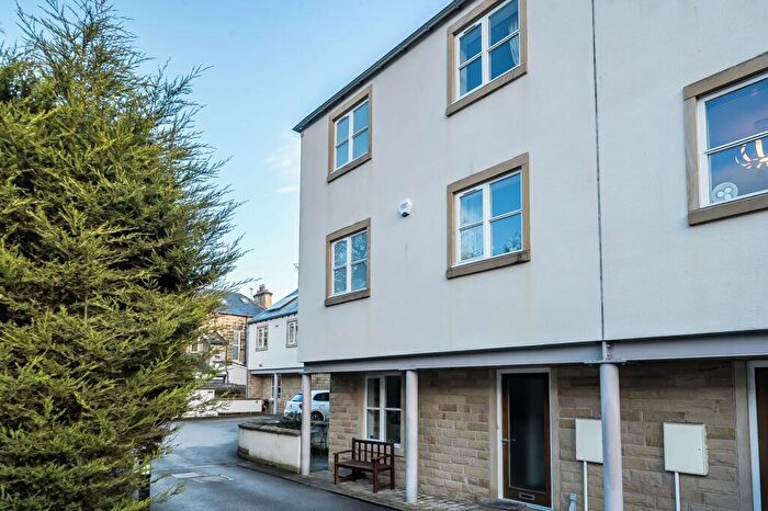 3 Bedroom Semi Detached House For Sale In York Place, Harrogate, HG1