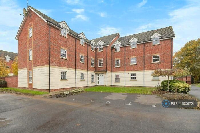 2 Bedroom Flat To Rent In Mandarin Drive, Newbury, RG14