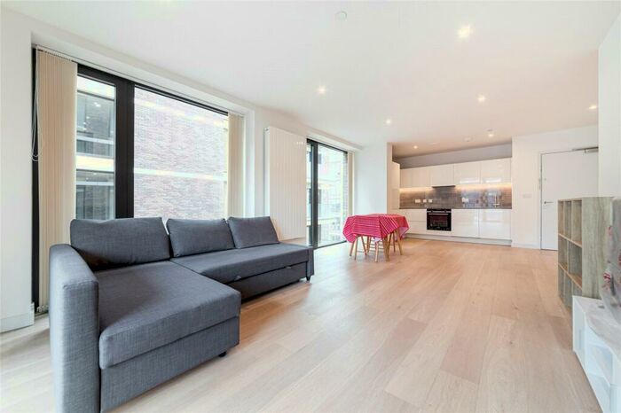 2 Bedroom Apartment To Rent In John Cabot House, Clipper Street, London, E16