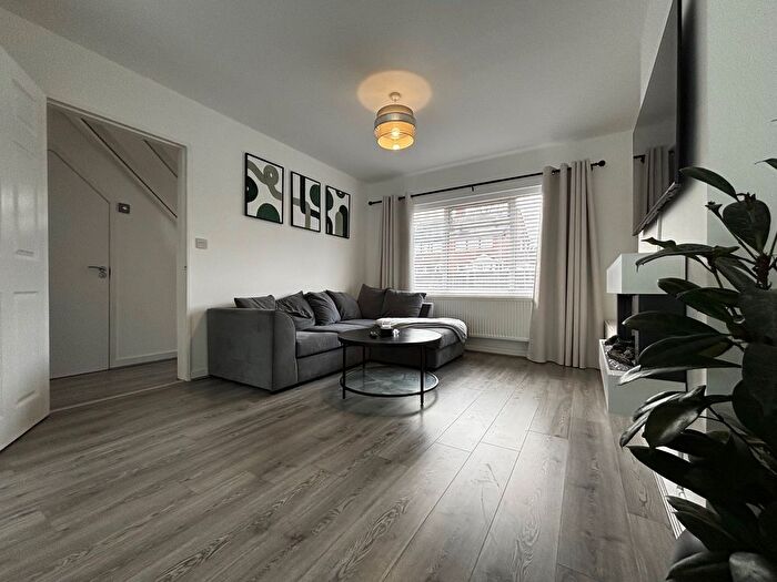 3 Bedroom Semi-Detached House To Rent In Trimpley Road, Birmingham, B32