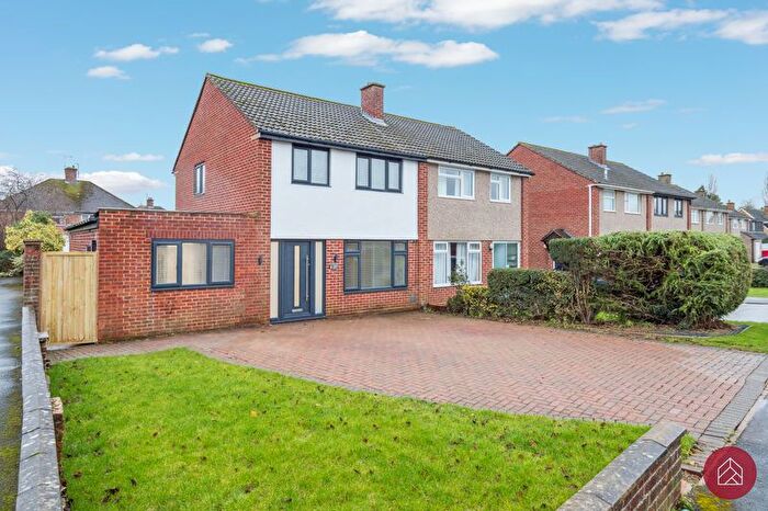 4 Bedroom Semi Detached House For Sale In Horseman Close, Oxford, OX3