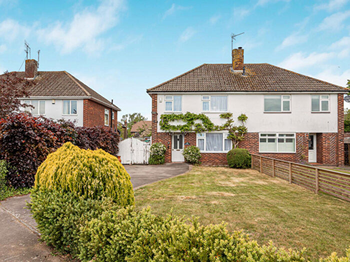 3 Bedroom Semi-Detached House For Sale In Paddock Heights, Twyford, RG10