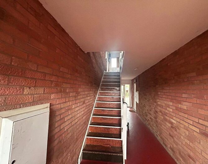 1 Bedroom Flat For Sale In Barnsdale Road, Anstey Heights, Leicester, LE4