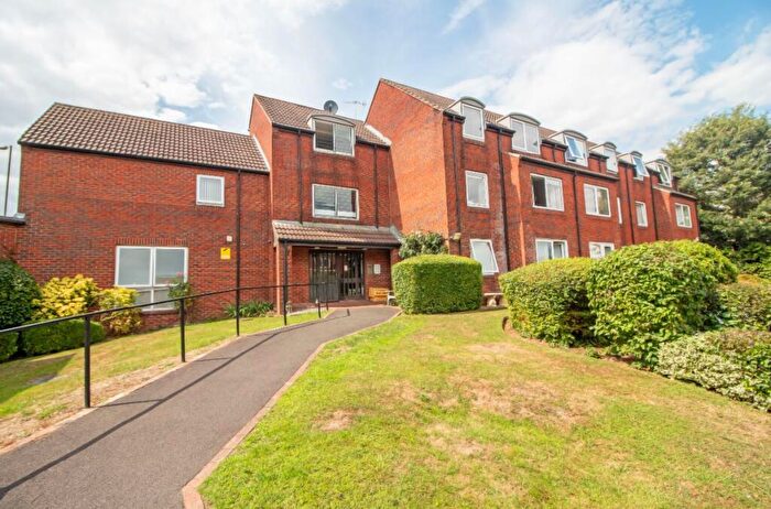1 Bedroom Flat For Sale In Homewater House, Waterlooville, PO7