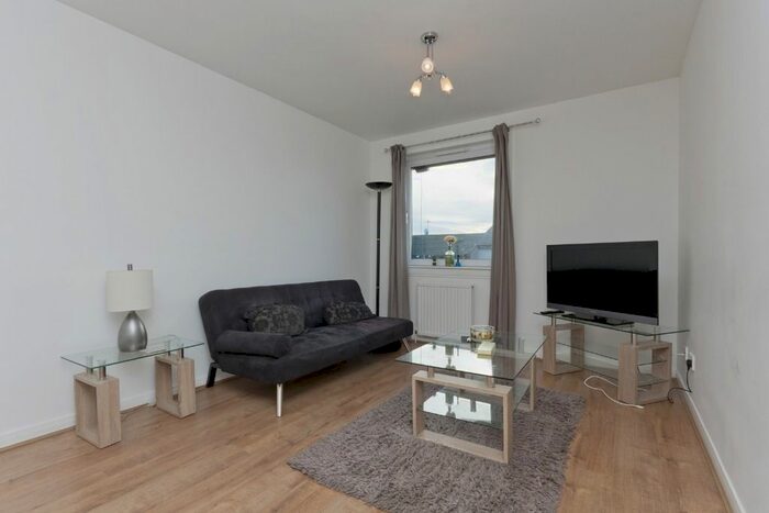 2 Bedroom Flat To Rent In Oldcroft Place, Aberdeen, AB16