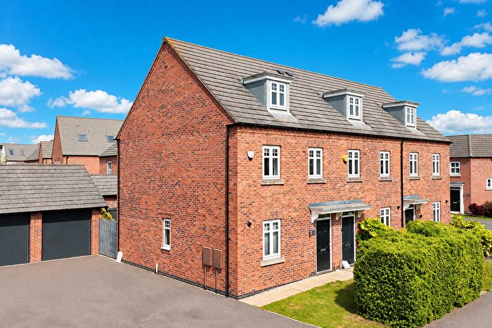 3 Bedroom End Of Terrace House For Sale In Loddington Close, Syston, Leicestershire, LE7