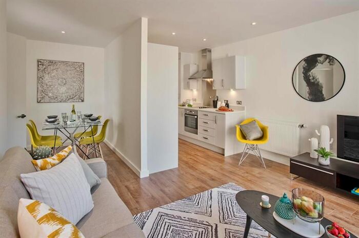 1 Bedroom Semi-Detached House To Rent In Dean Close, Canada Water, SE16