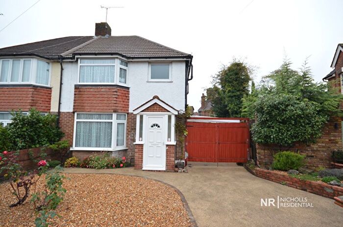 3 Bedroom Semi Detached House To Rent In Elm Road, Chessington, Surrey., KT9
