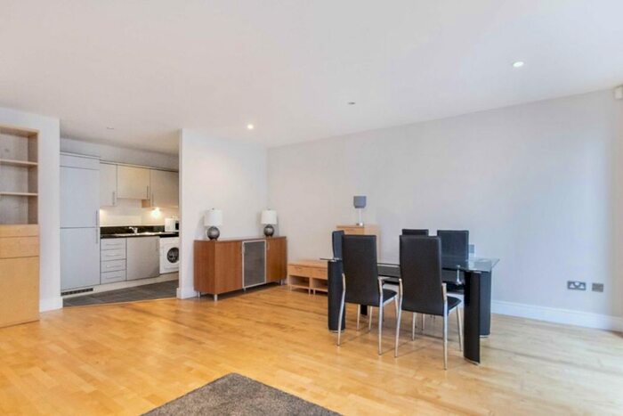 2 Bedroom Flat To Rent In City Walk, London, SE1