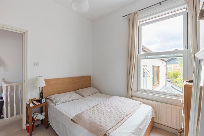 1 Bedroom Flat To Rent In Maxted Road, Peckham, SE15