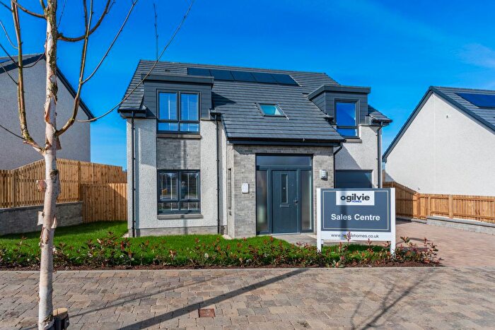 4 Bedroom Detached House For Sale In Main Street, Cairneyhill, KY12
