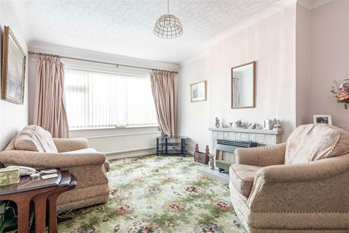 2 Bedroom Semi-Detached Bungalow For Sale In Beech Close, Leeds, LS25