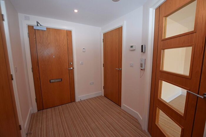 1 Bedroom Flat For Sale In Clover Leaf Court, Ackender Road, Alton, Hampshire, GU34