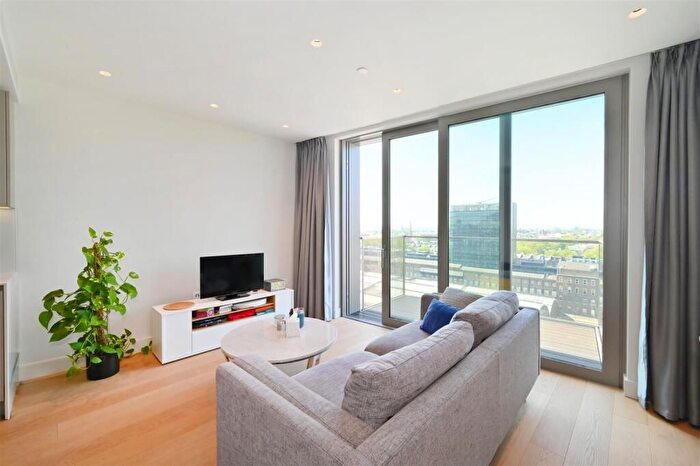 2 Bedroom Flat To Rent In Staines-Upon-Thames, Surrey, TW18