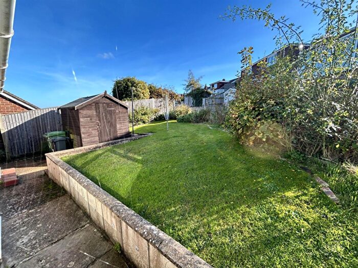 2 Bedroom Bungalow For Sale In Eridge Road, Eastbourne, BN21