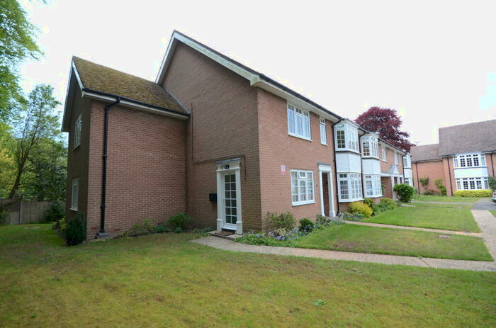 3 Bedroom Maisonette To Rent In Heathfield Court Fleet, GU51