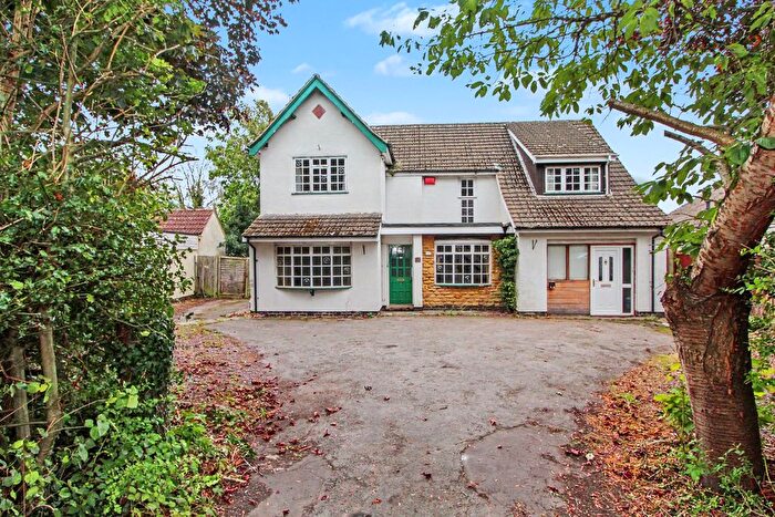 4 Bedroom Detached House For Sale In Grove Road, Blaby, Leicester, LE8