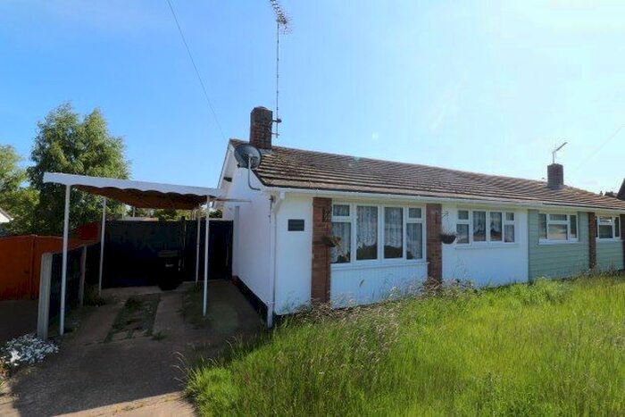 2 Bedroom Bungalow To Rent In Cromwell Way, Witham, CM8