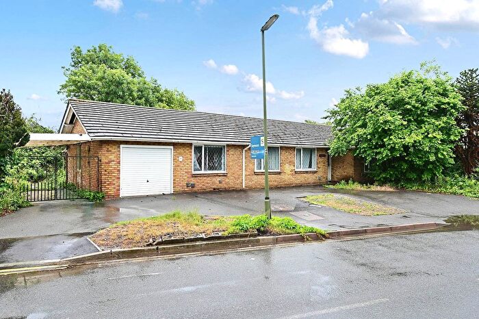 4 Bedroom Bungalow For Sale In Stanwell Moor, Surrey, TW19