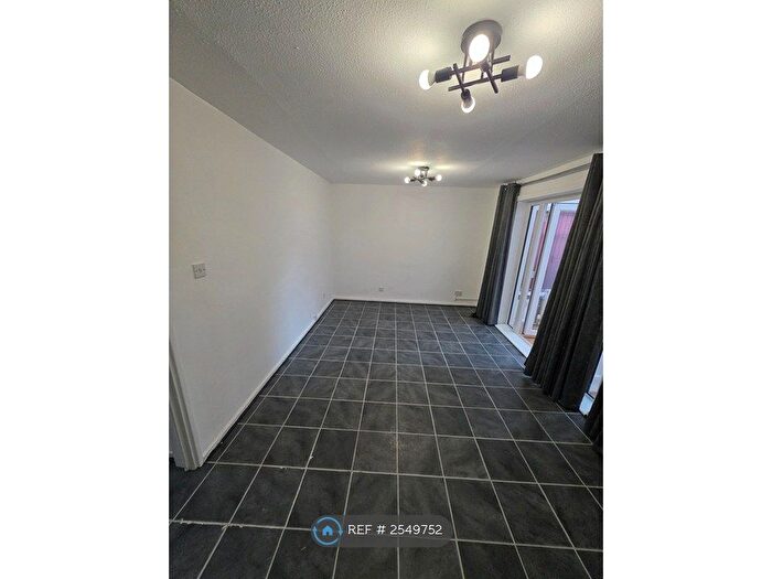 3 Bedroom Terraced House To Rent In Gladstone Court, Manchester, M15
