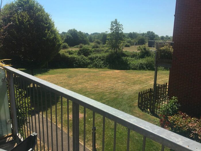 2 Bedroom Flat To Rent In Gordon Woodward Way, Oxford, OX1