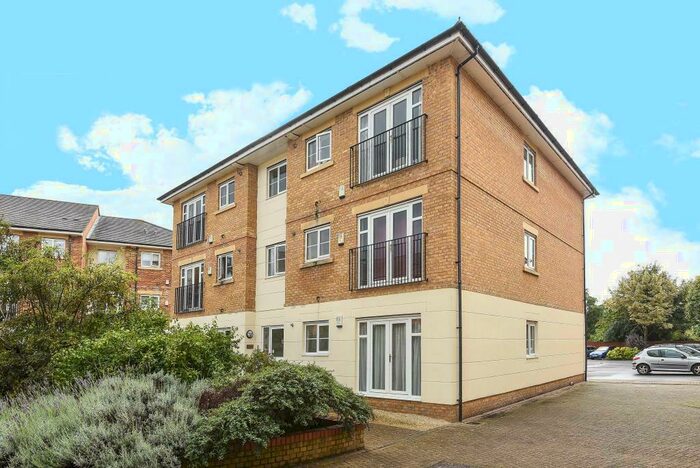 2 Bedroom Apartment To Rent In Grandpont Place, Oxford, OX1