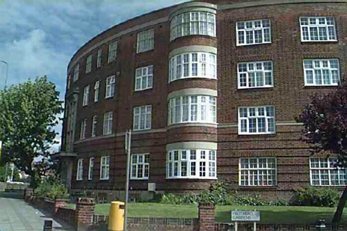 3 Bedroom Apartment To Rent In Quadrant Close, The Burroughs, Hendon, NW4