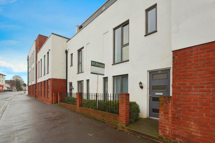 4 Bedroom House To Rent In Fairview Road, Cheltenham, GL52