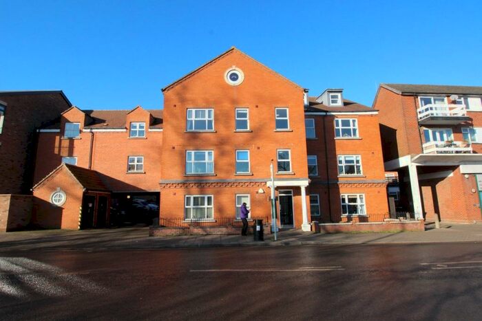 2 Bedroom Apartment To Rent In Bancroft, Hitchin, SG5