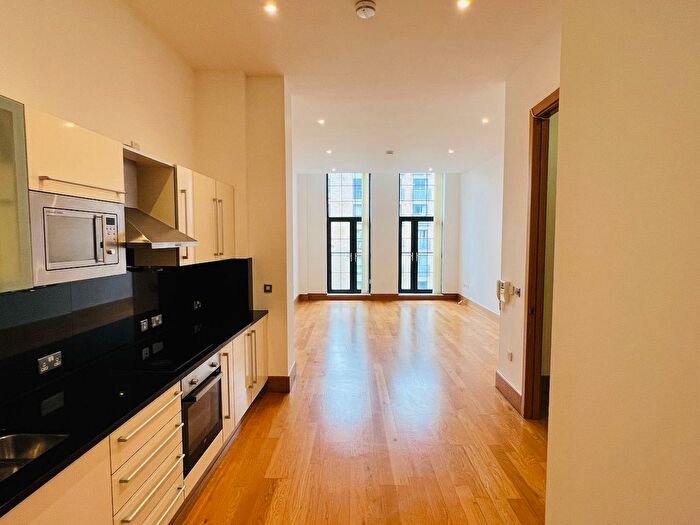 2 Bedroom Flat For Sale In Scarbrook Road, Croydon, CR0