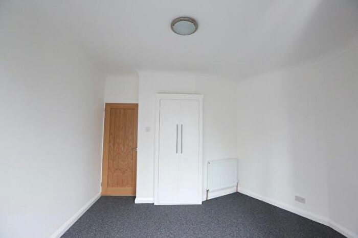 1 Bedroom Flat To Rent In Hadleigh Road, Leigh-On-Sea, SS9