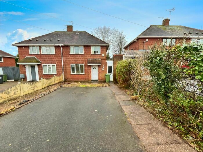 3 Bedroom Semi-Detached House To Rent In Thornley Road, Wolverhampton, West Midlands, WV11