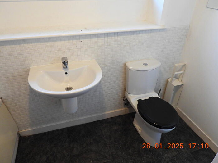 2 Bedroom Flat To Rent In Charlotte Street, Glasgow, G1