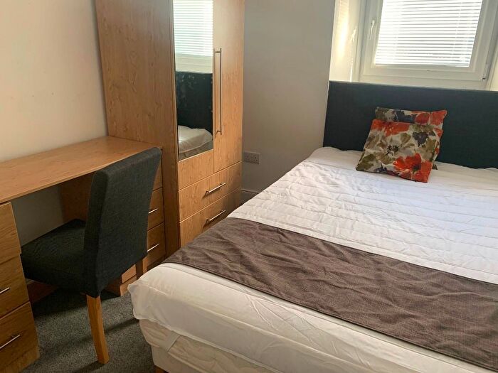 3 Bedroom Flat To Rent In Perth Road, West End, Dundee, DD1