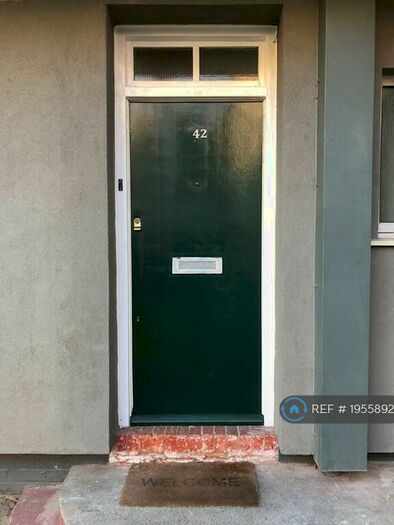 2 Bedroom Flat To Rent In Fairlawn, London, SE7