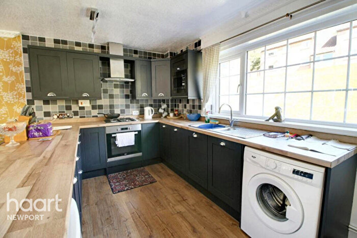 2 Bedroom Apartment To Rent In Cefn Crescent, Abertillery, NP13
