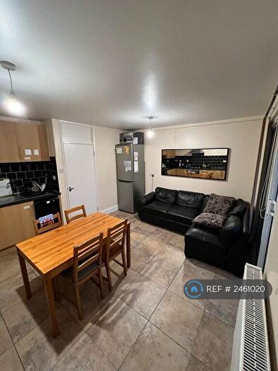 4 Bedroom Maisonette To Rent In Ramsfort House, London, SE16