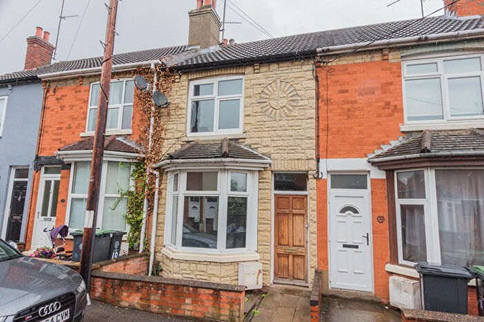 2 Bedroom Terraced House To Rent In George Street, Irthlingborough, NN9