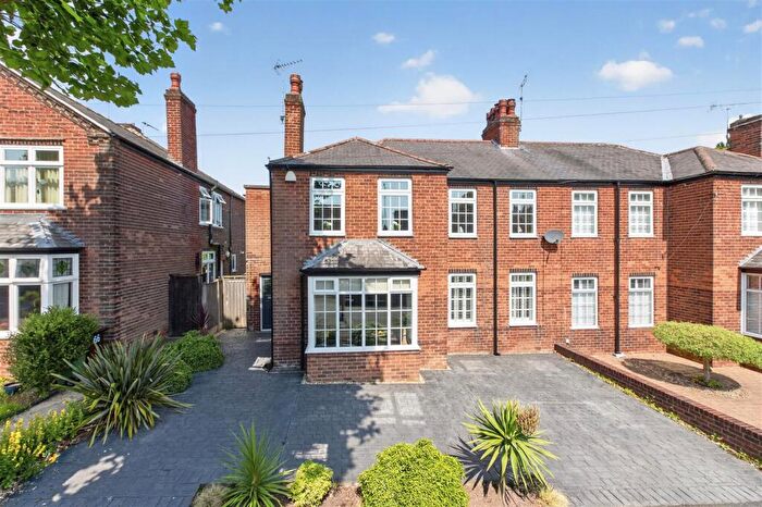 4 Bedroom Semi-Detached House For Sale In Alexandra Avenue, Mansfield, NG18