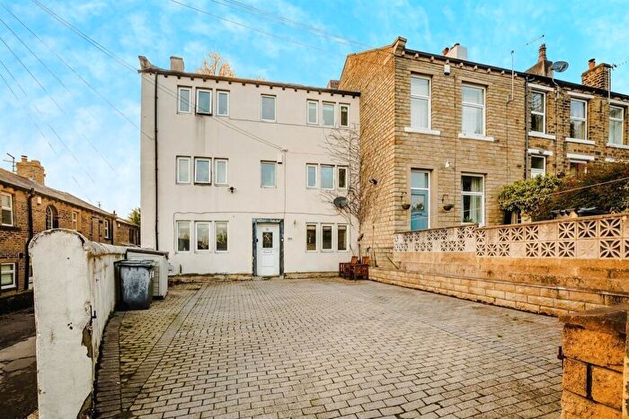 6 Bedroom End Of Terrace House For Sale In Ballroyd Lane, Longwood, Huddersfield, West Yorkshire, HD3