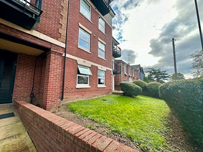 2 Bedroom Flat To Rent In - Hill Lane, Southampton, SO15