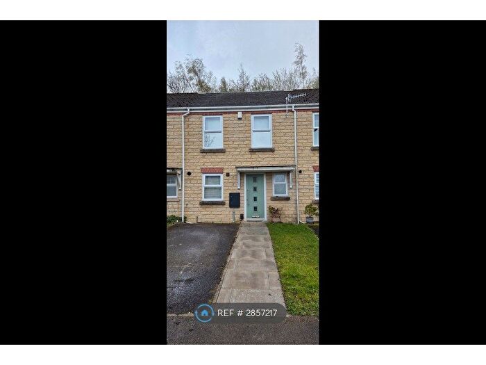 2 Bedroom Terraced House To Rent In Dewberry Close, Bradford, BD7