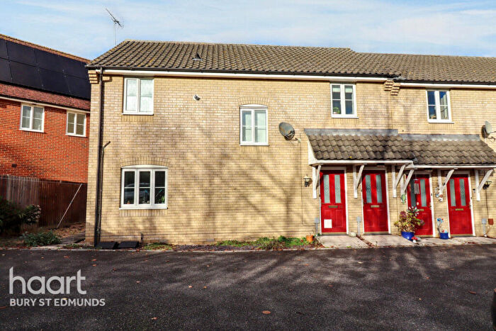 2 Bedroom Flat For Sale In Turnstone Drive, Bury St Edmunds, IP32