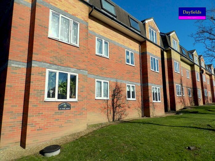 1 Bedroom Flat To Rent In Park Road, Barnet, North London, EN4