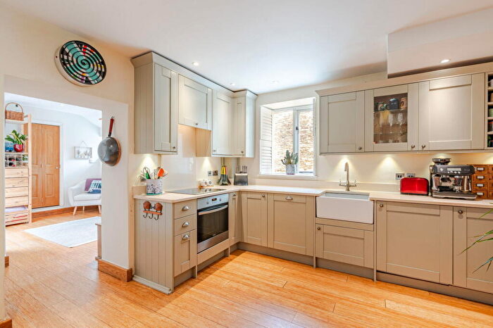 5 Bedroom Cottage For Sale In Cliff Road, Sherston, SN16