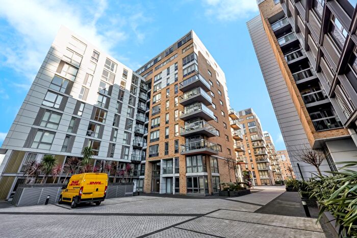 2 Bedroom Flat To Rent In Dowells Street, London, SE10