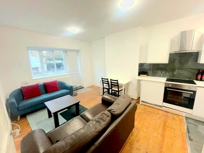 2 Bedroom Flat To Rent In Finn House, Islington, N1
